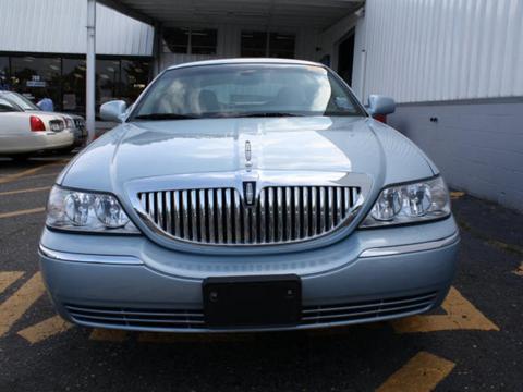 Lincoln Town Car 2009 photo 1