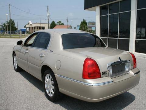 Lincoln Town Car 2009 photo 1