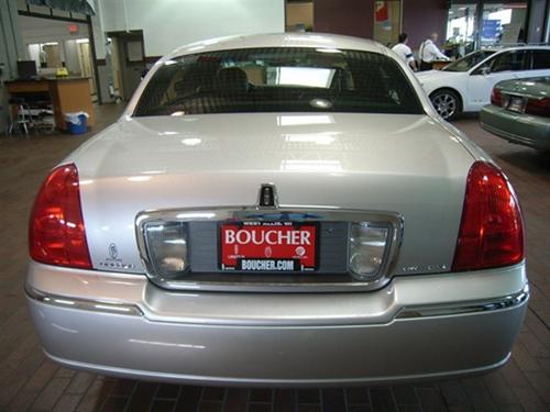 Lincoln Town Car 2009 photo 1