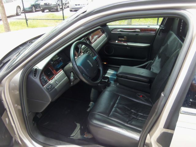 Lincoln Town Car 4X4 SLE Regular Cab Limousine