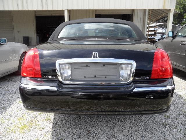 Lincoln Town Car 2011 photo 1