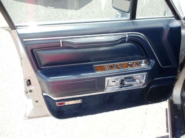 Lincoln Twoncar 1989 photo 4