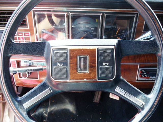 Lincoln Twoncar 1989 photo 8