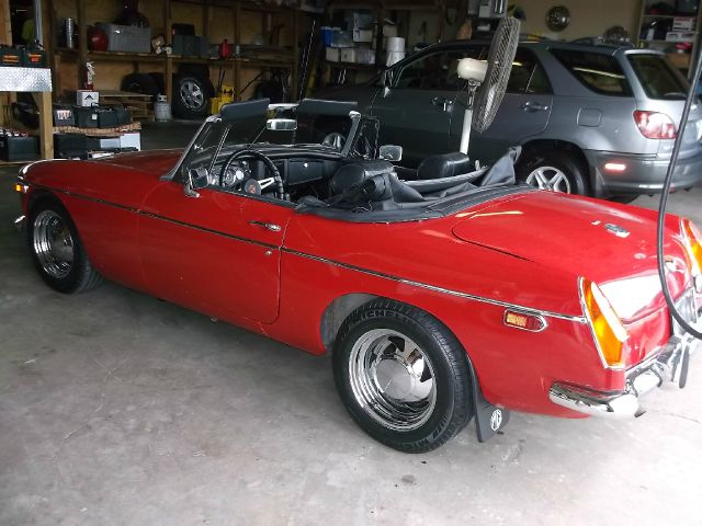 MG MGB 1973 photo 3