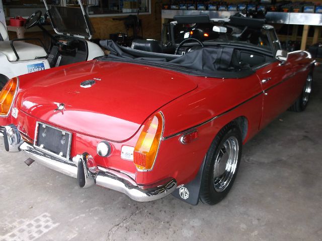 MG MGB 1973 photo 4