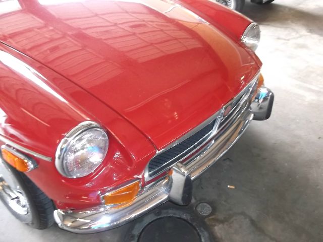 MG MGB 1973 photo 5