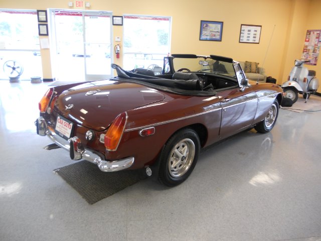 MG MGB 1973 photo 4