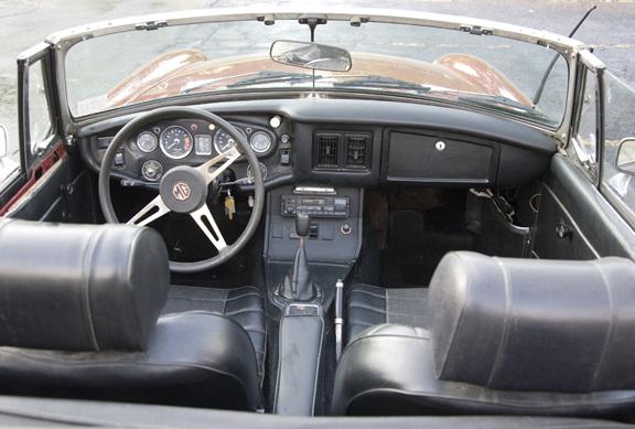 MG MGB 1973 photo 3