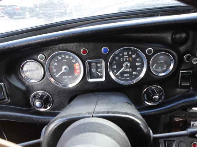 MG MGB 1975 photo 3