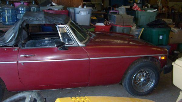 MG MGB 1975 photo 2