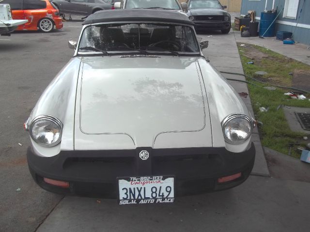MG MGB 1978 photo 13
