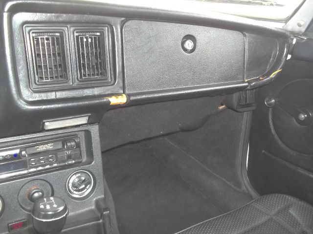 MG MGB 1978 photo 7