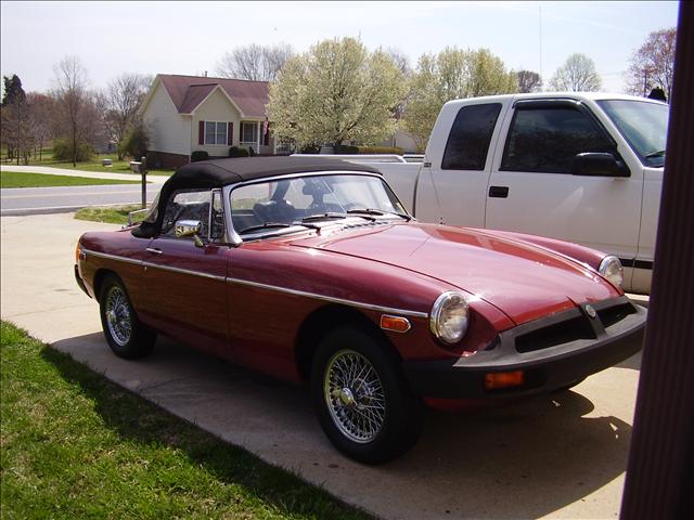 MG MGB 1979 photo 2