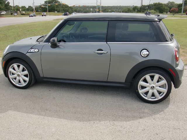 Mini Cooper 2010 photo 1