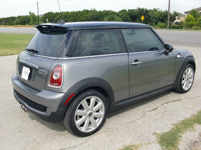 Mini Cooper 2010 photo 2