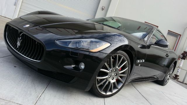 Maserati GranTurismo 2010 photo 2