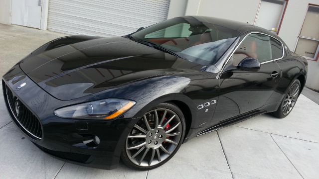 Maserati GranTurismo 2010 photo 3