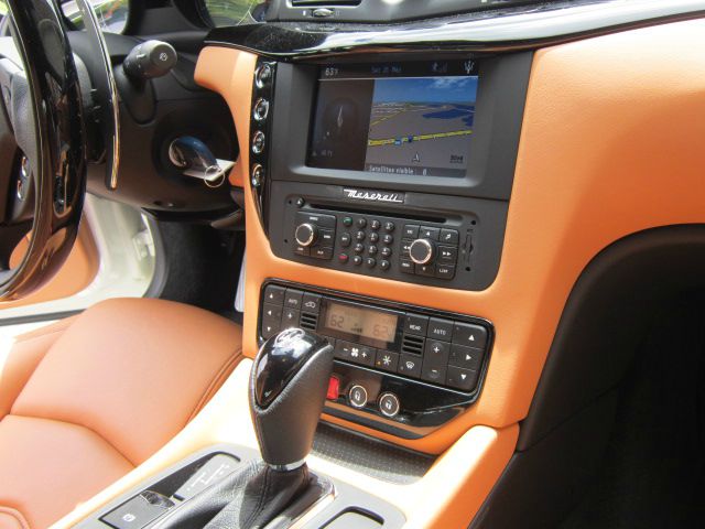 Maserati GranTurismo 2012 photo 25