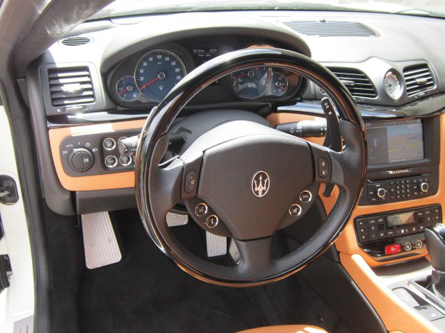 Maserati GranTurismo 2012 photo 32
