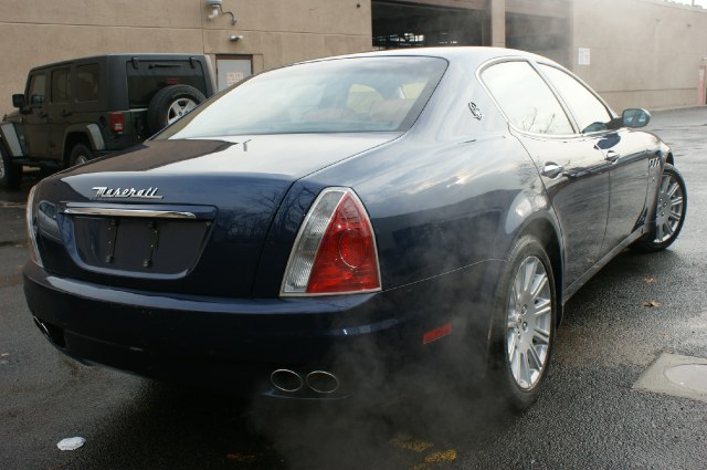 Maserati Quattroporte 2005 photo 2