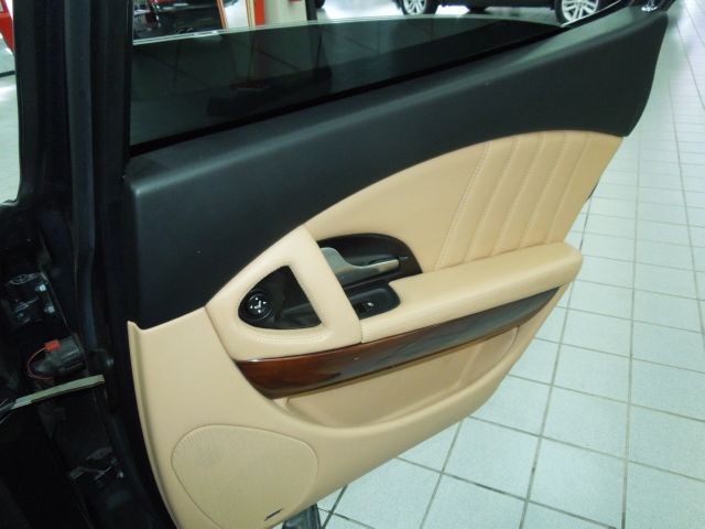 Maserati Quattroporte 2005 photo 12