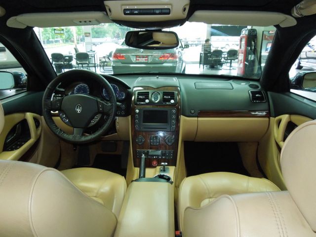 Maserati Quattroporte 2005 photo 15