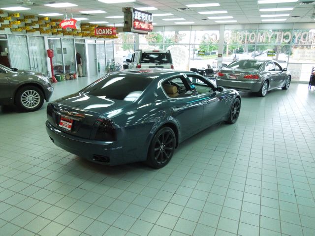 Maserati Quattroporte 2005 photo 4