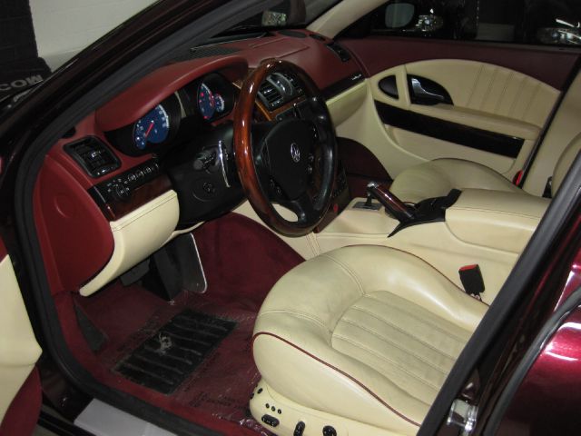 Maserati Quattroporte 2006 photo 23