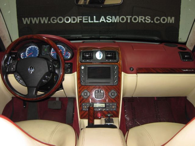 Maserati Quattroporte 2006 photo 26