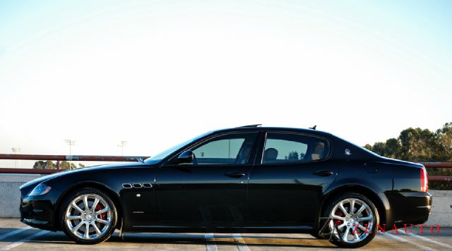 Maserati Quattroporte 2011 photo 1