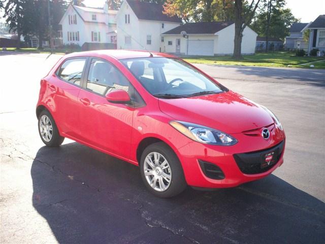 Mazda 2 2011 photo 3