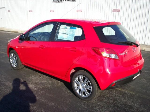 Mazda 2 2011 photo 5