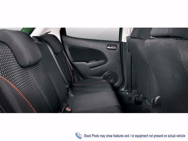 Mazda 2 2011 photo 4