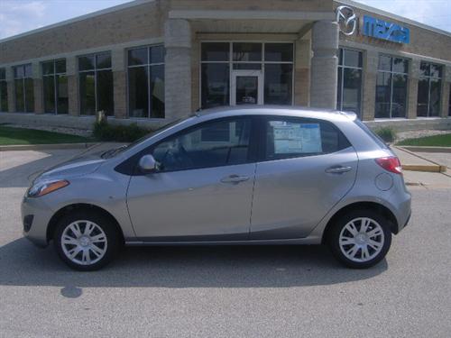 Mazda 2 2011 photo 4