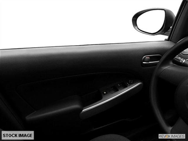 Mazda 2 2011 photo 4