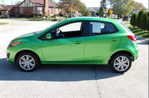 Mazda 2 2011 photo 1