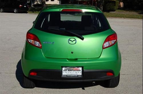 Mazda 2 2011 photo 3