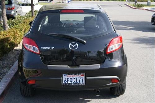 Mazda 2 2011 photo 4