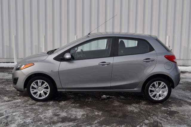 Mazda 2 2011 photo 1