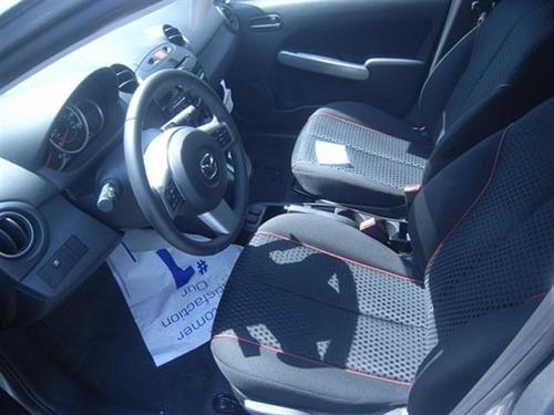 Mazda 2 2011 photo 1