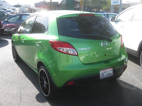 Mazda 2 2011 photo 1