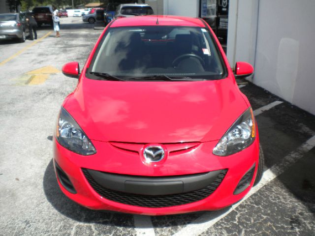 Mazda 2 2011 photo 3