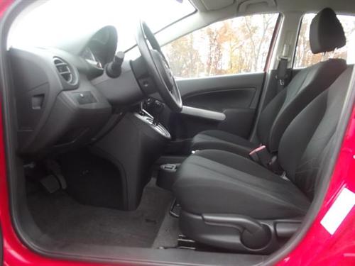 Mazda 2 2011 photo 1