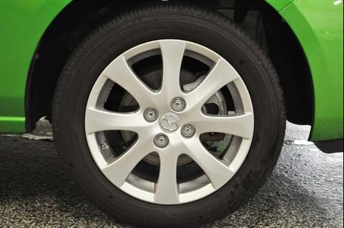 Mazda 2 2011 photo 2