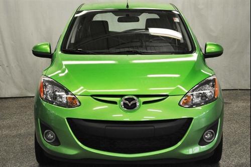 Mazda 2 2011 photo 3