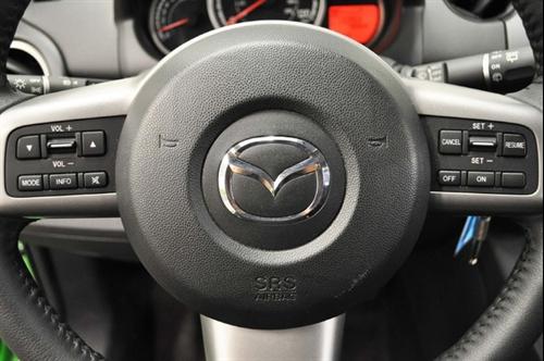 Mazda 2 2011 photo 4