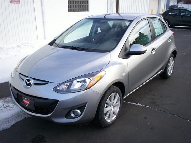 Mazda 2 2011 photo 1