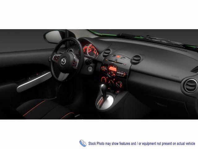 Mazda 2 2011 photo 3