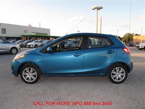 Mazda 2 2011 photo 3