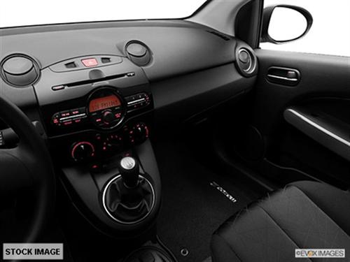 Mazda 2 2011 photo 2